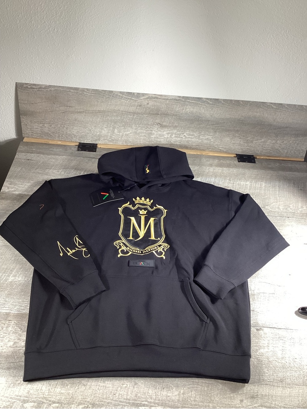 Actively Black x Michael Jackson Hoodie XL NWT Black Gold Embroidered Unisex new